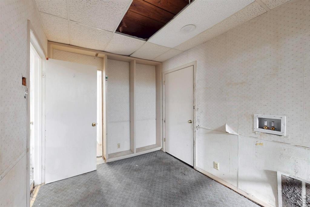 630 Dalworth Street Property Photo 33