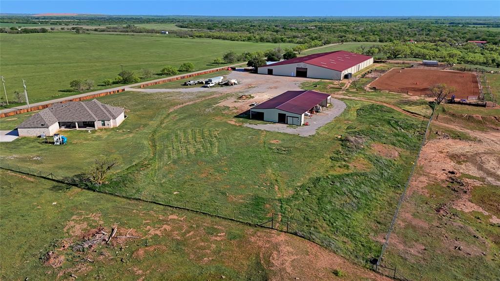 2610 Weetu Road Property Photo
