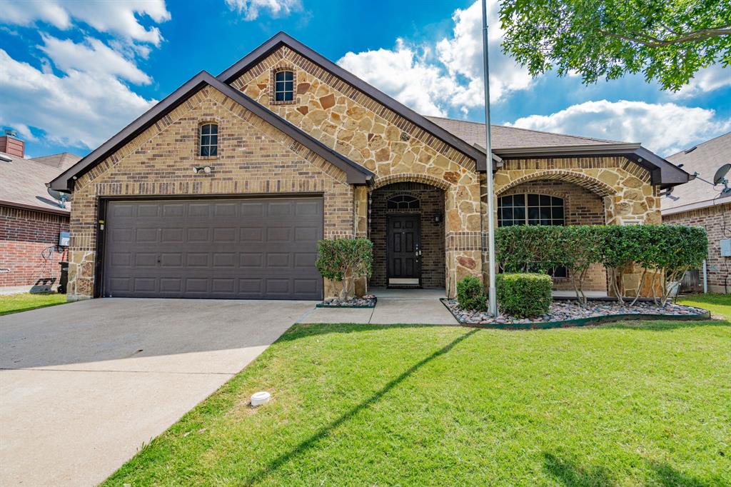 127 Wandering Drive Property Photo