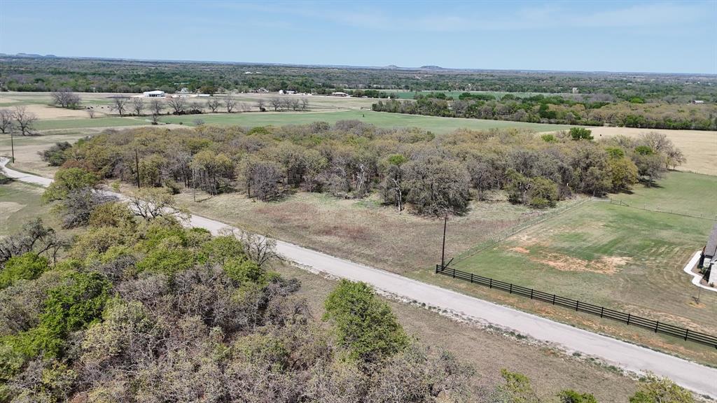 280 Private Road 2162 Property Photo 3