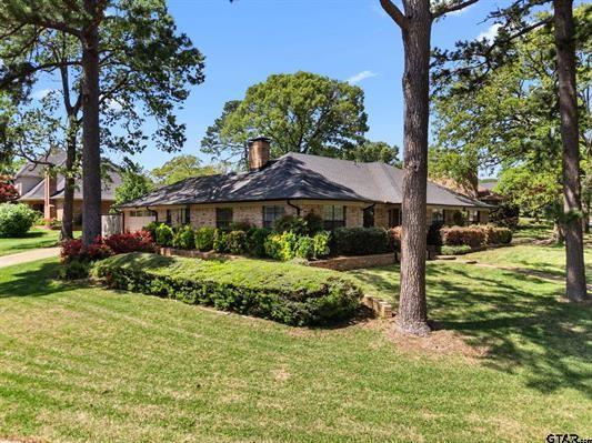 3711 Lake Vista Circle Property Photo