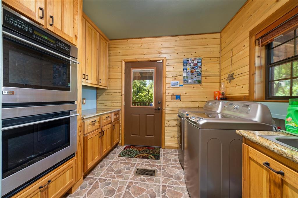 8950 Cr 215 Property Photo 24