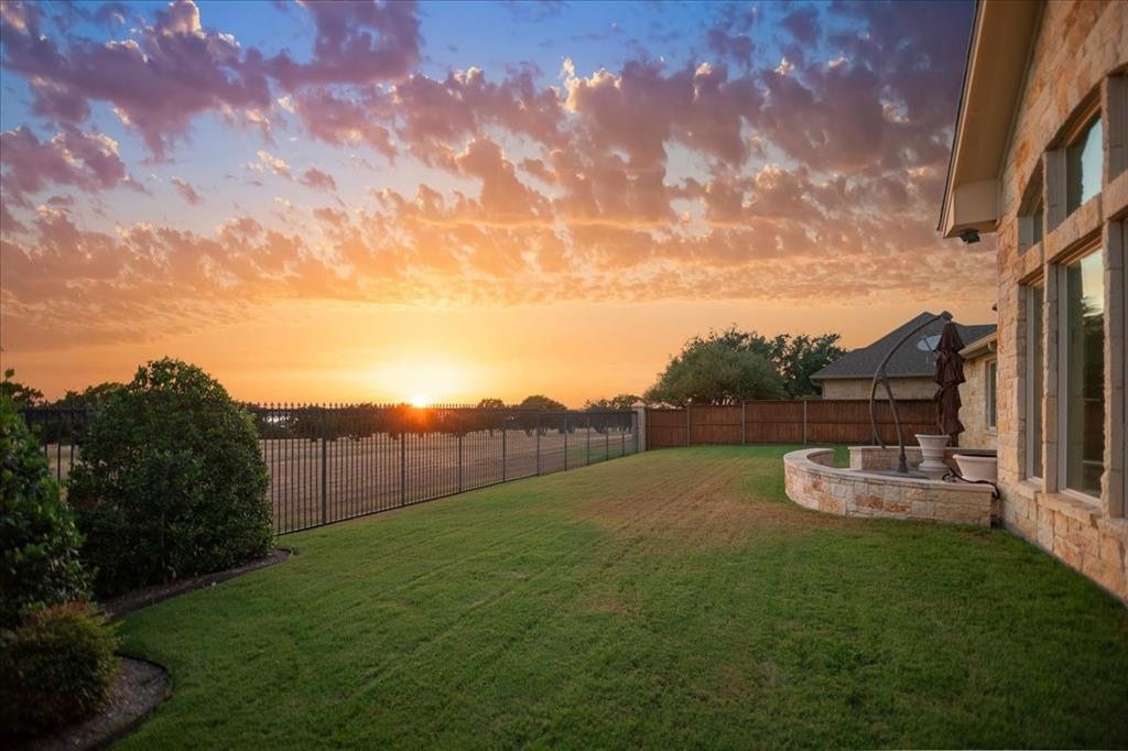 1608 Ridgewood Drive Property Photo 3