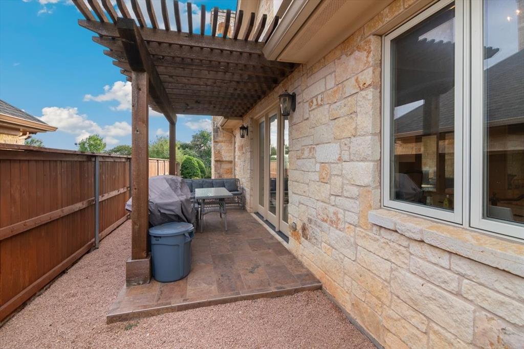 1608 Ridgewood Drive Property Photo 10