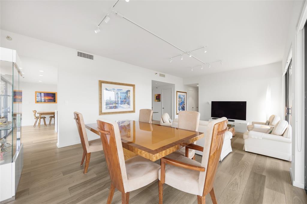 3831 Turtle Creek Boulevard Property Photo 12