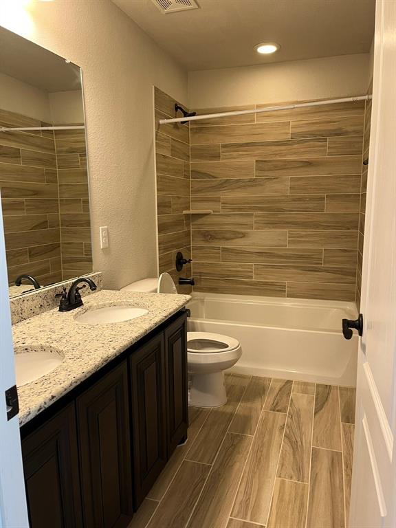 2103 Victoria Lane Property Photo 1