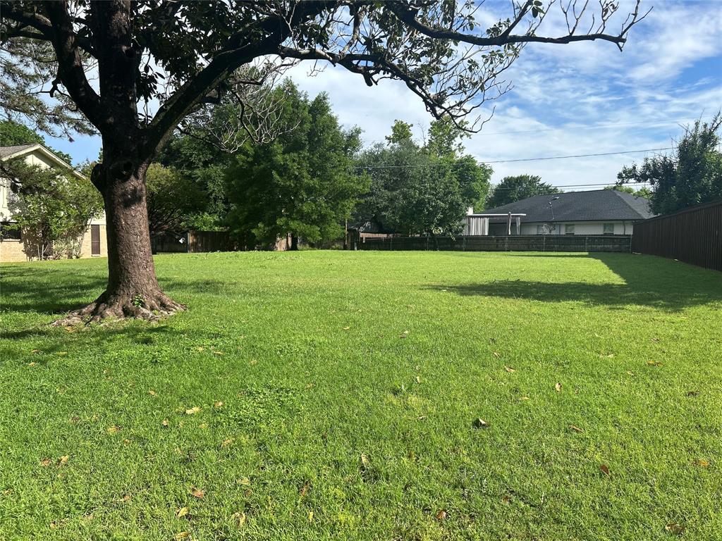 337 Circleview Drive Property Photo 2