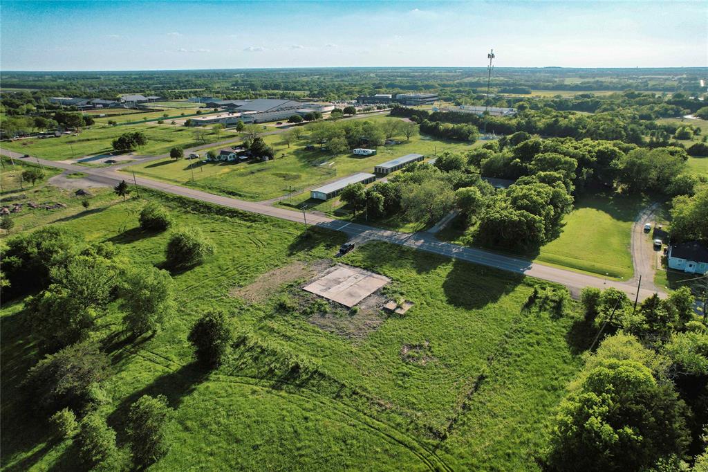 908 N Business Highway 78 Property Photo 2
