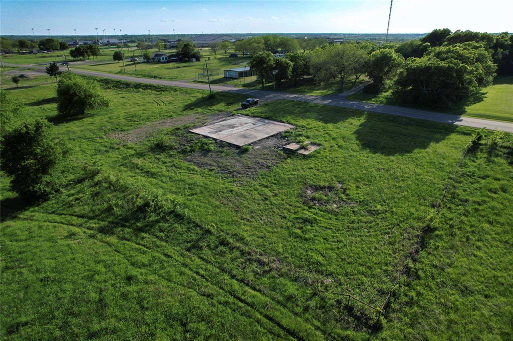 908 N Business Highway 78 Property Photo 8