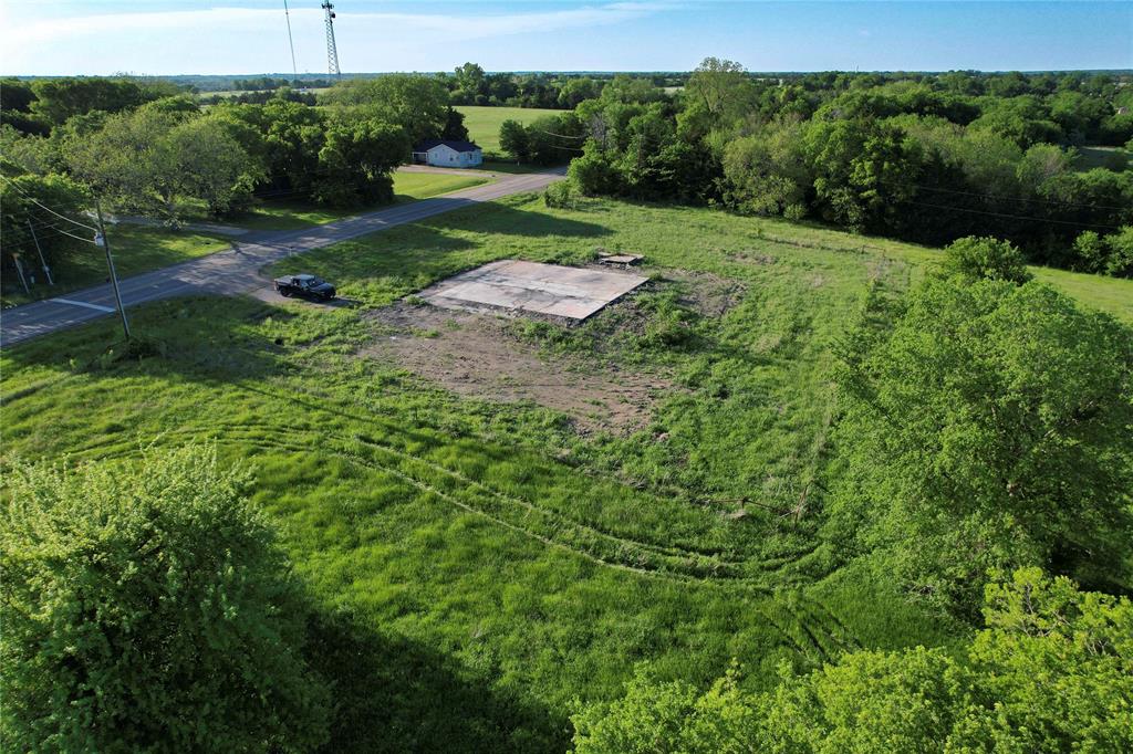 908 N Business Highway 78 Property Photo 9