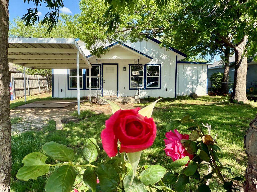 825 Texas Street Property Photo 1