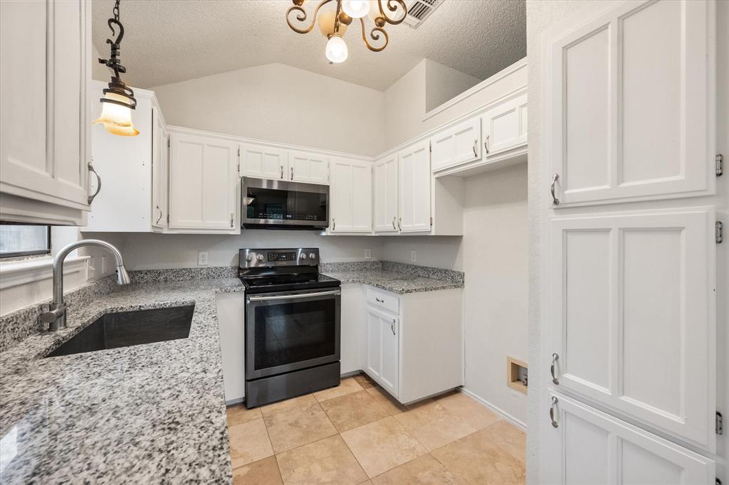 931 Fiero Drive Property Photo 1