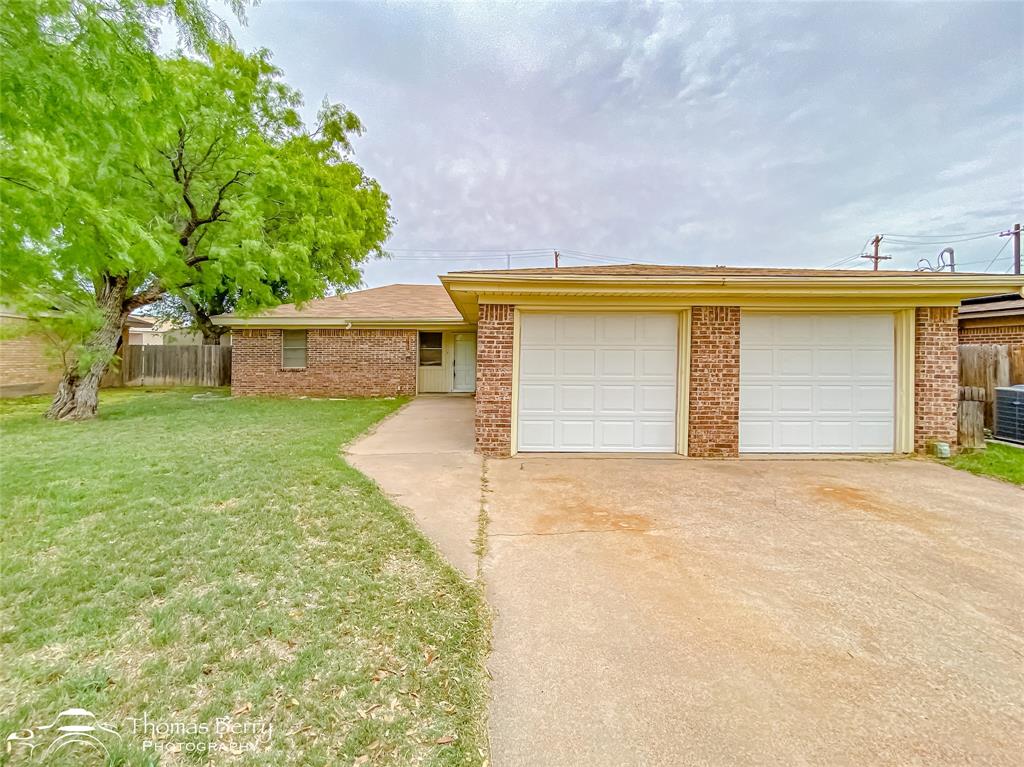2810 Robertson Drive Property Photo 1