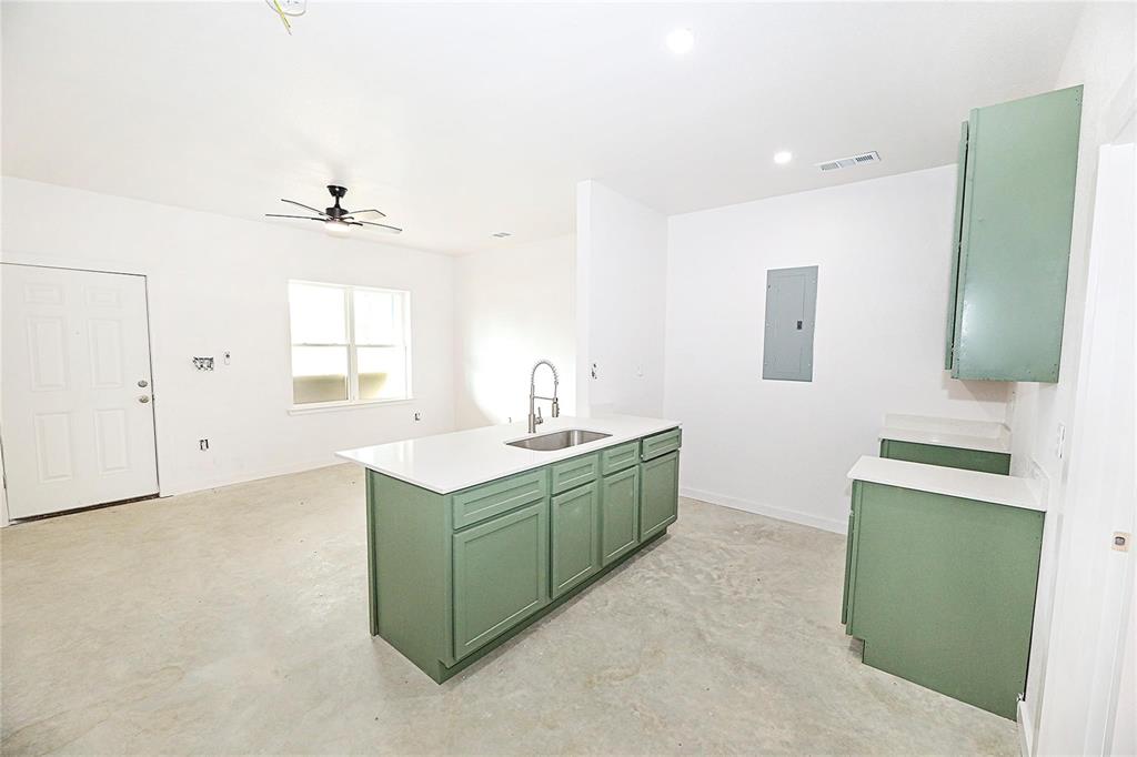 160 Third Street Property Photo 3