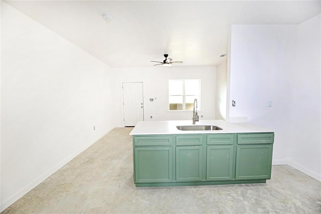 160 Third Street Property Photo 4
