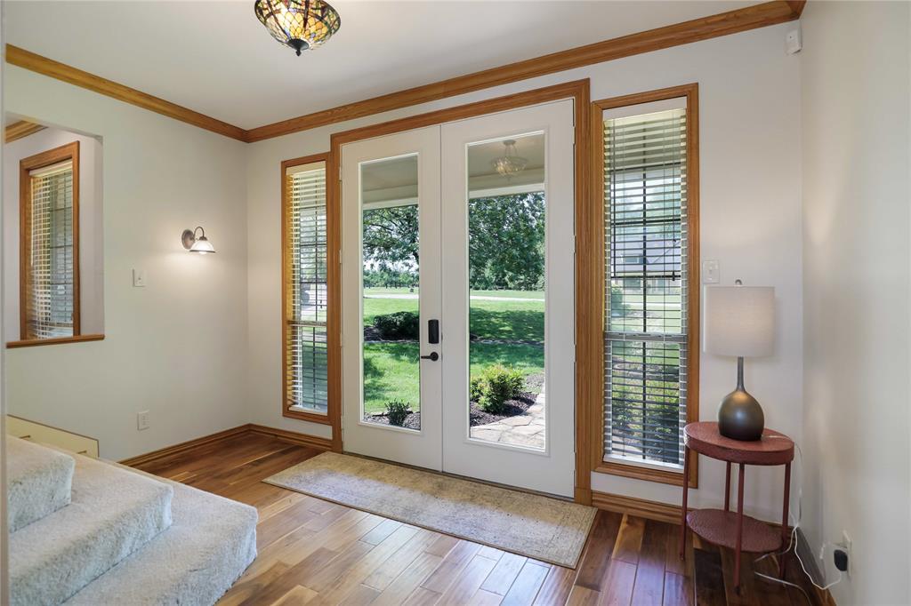 960 Mark Circle Property Photo 4