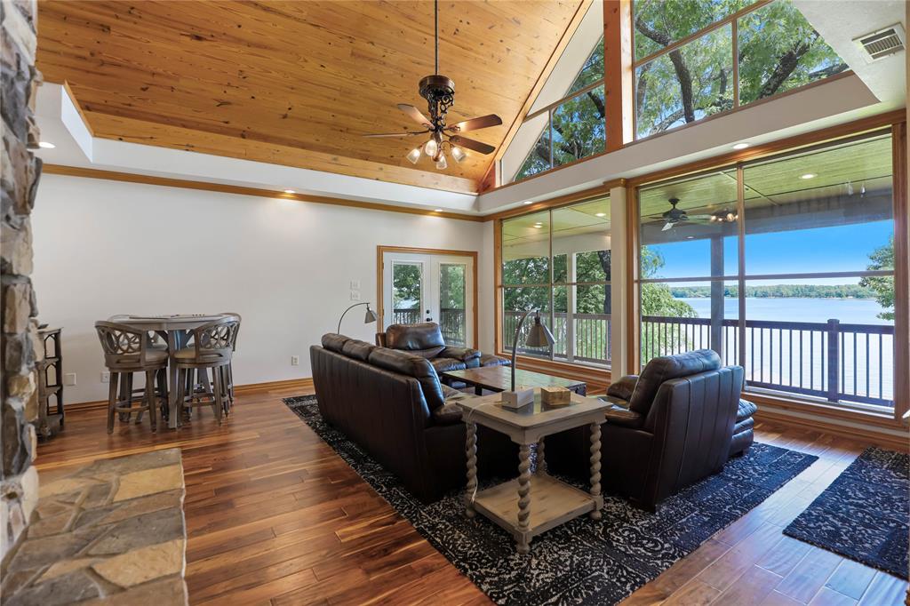 960 Mark Circle Property Photo 7