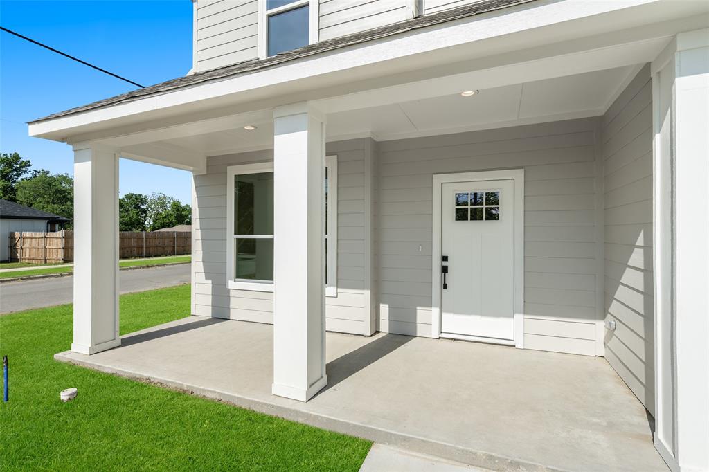 2514 College Street Property Photo 5