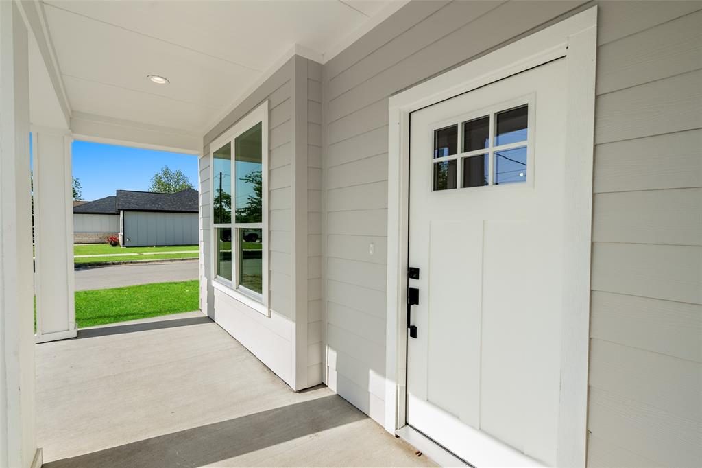2514 College Street Property Photo 8