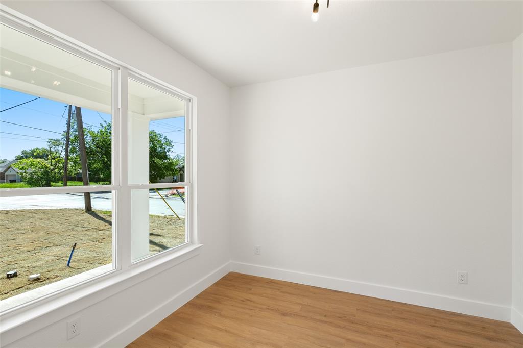 2514 College Street Property Photo 12