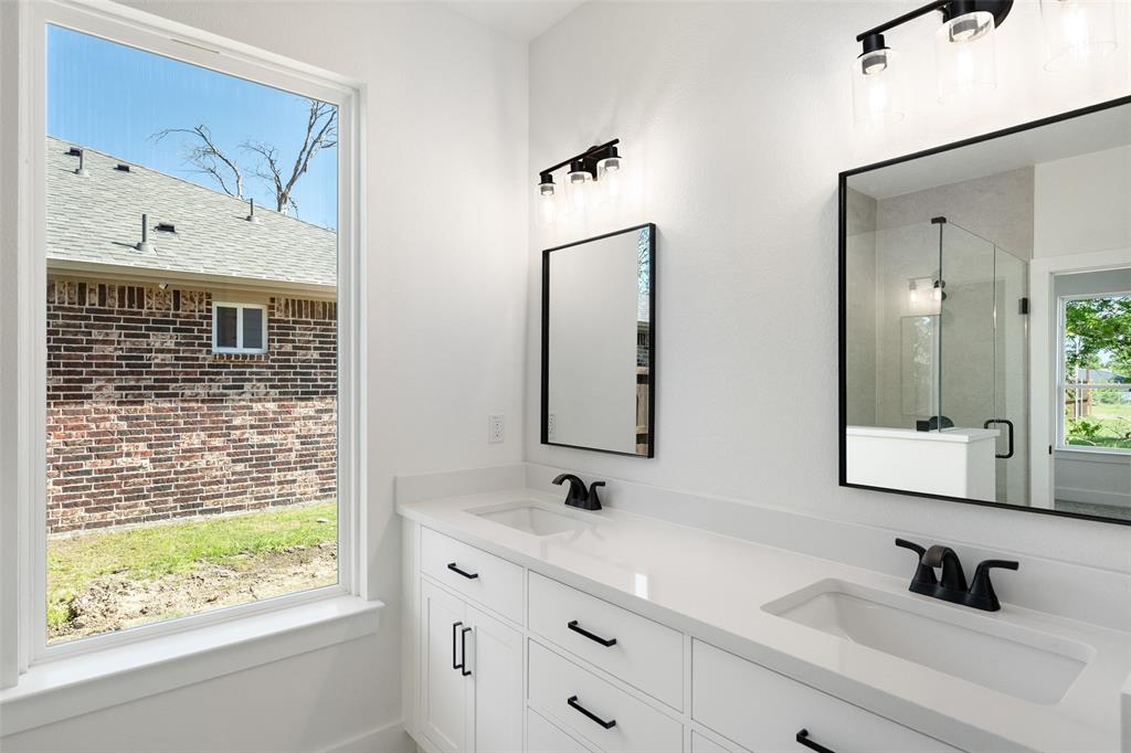 2514 College Street Property Photo 21