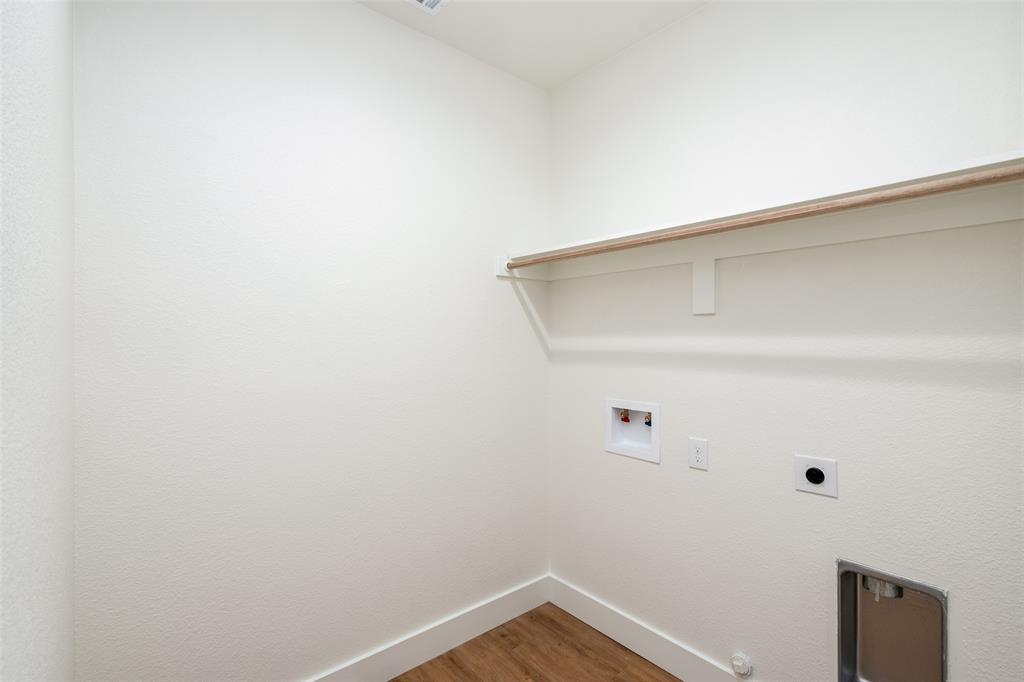 2514 College Street Property Photo 23