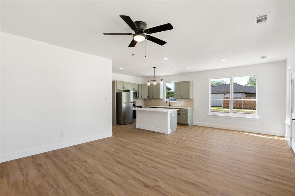 2514 College Street Property Photo 24