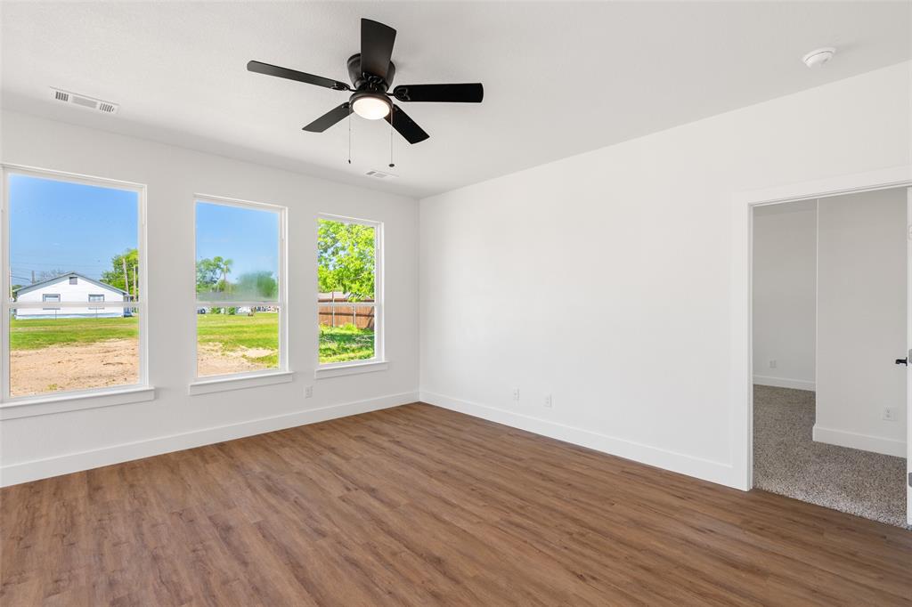 2514 College Street Property Photo 27