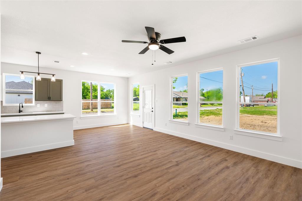 2514 College Street Property Photo 29