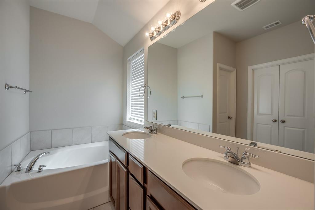 508 Thorn Creek Drive Property Photo 7