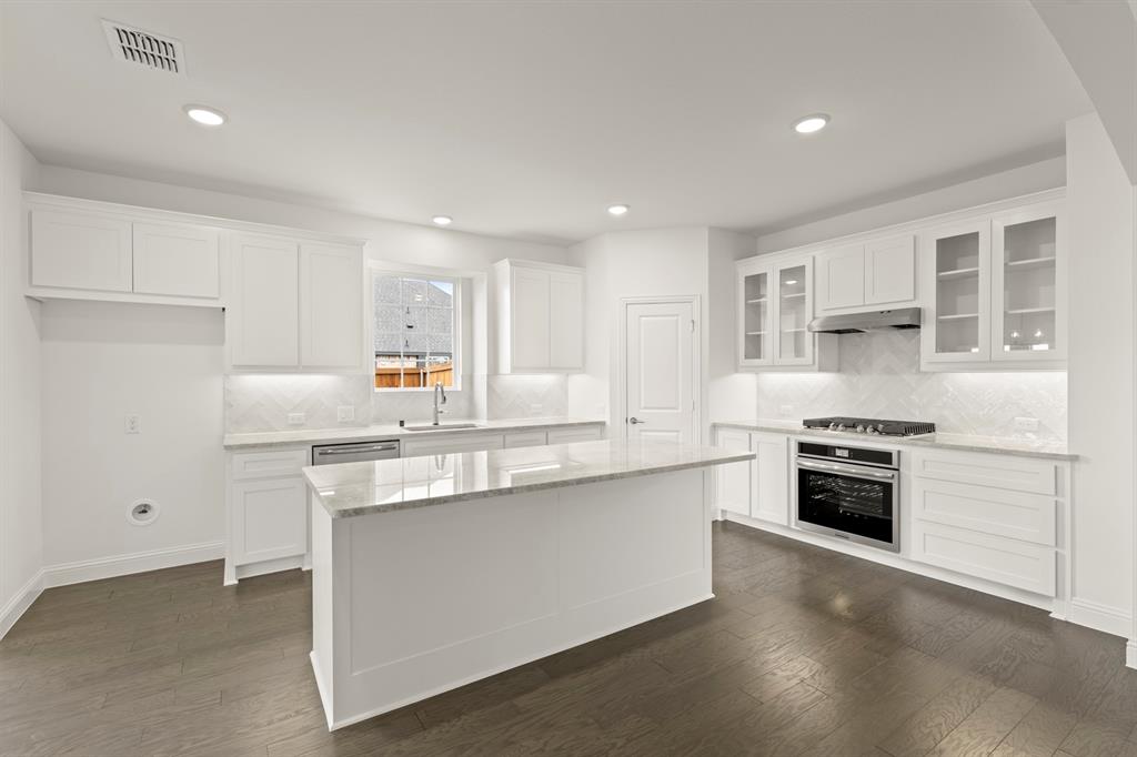 12710 Meadow Glen Property Photo 7