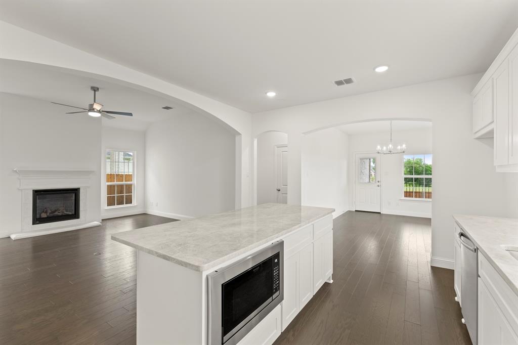 12710 Meadow Glen Property Photo 9