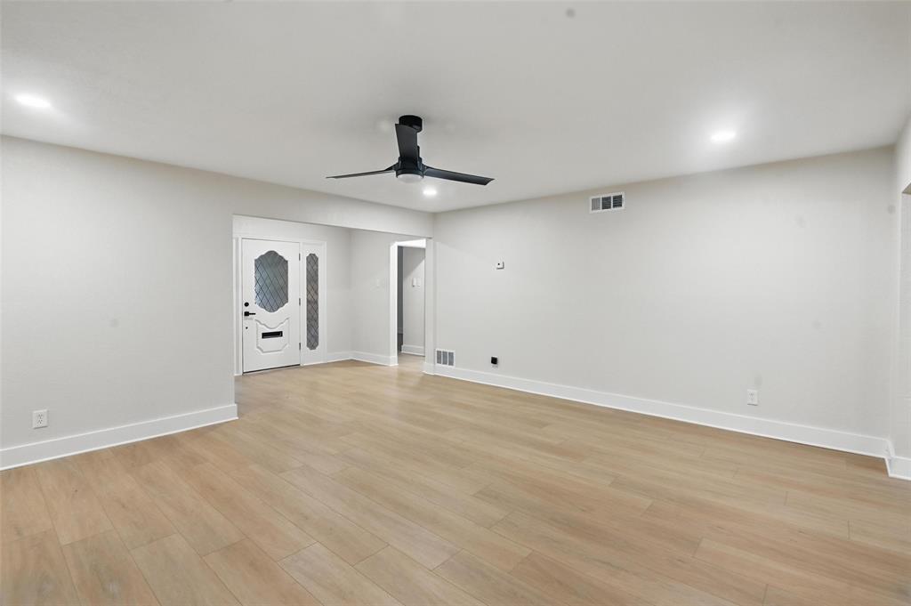 7716 La Risa Drive Property Photo 4