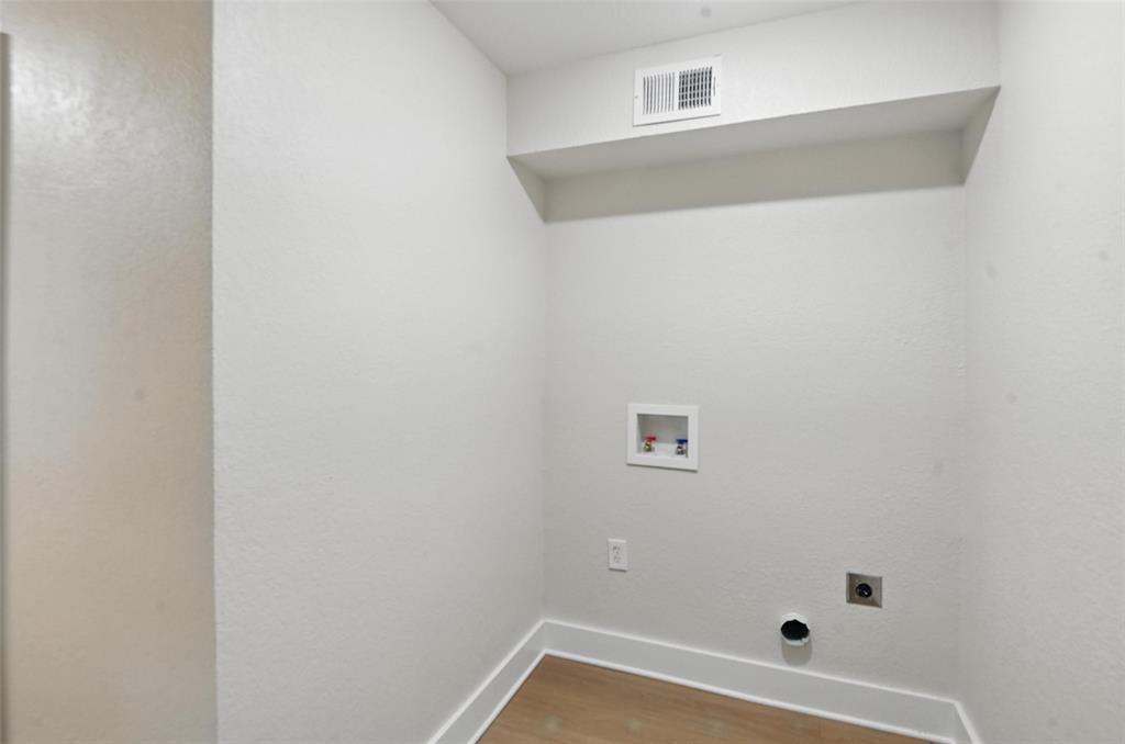 7716 La Risa Drive Property Photo 10