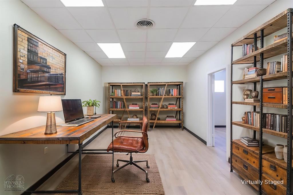 317 N Willis Street Property Photo 10