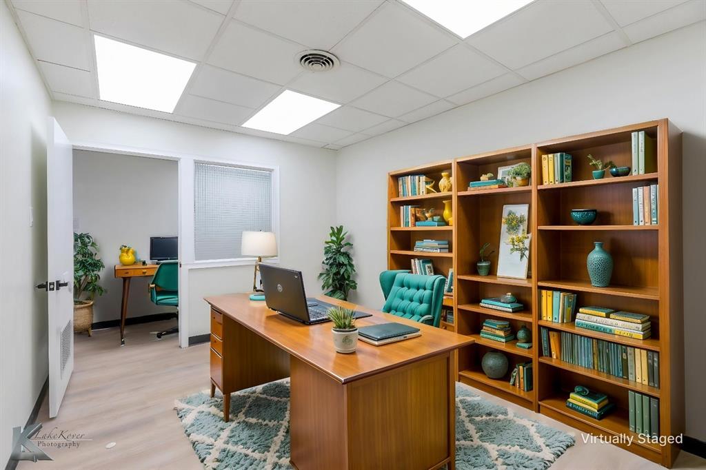 317 N Willis Street Property Photo 14