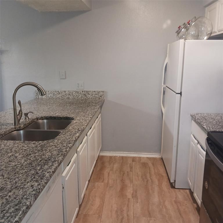5750 Phoenix Drive 33 Property Photo 1