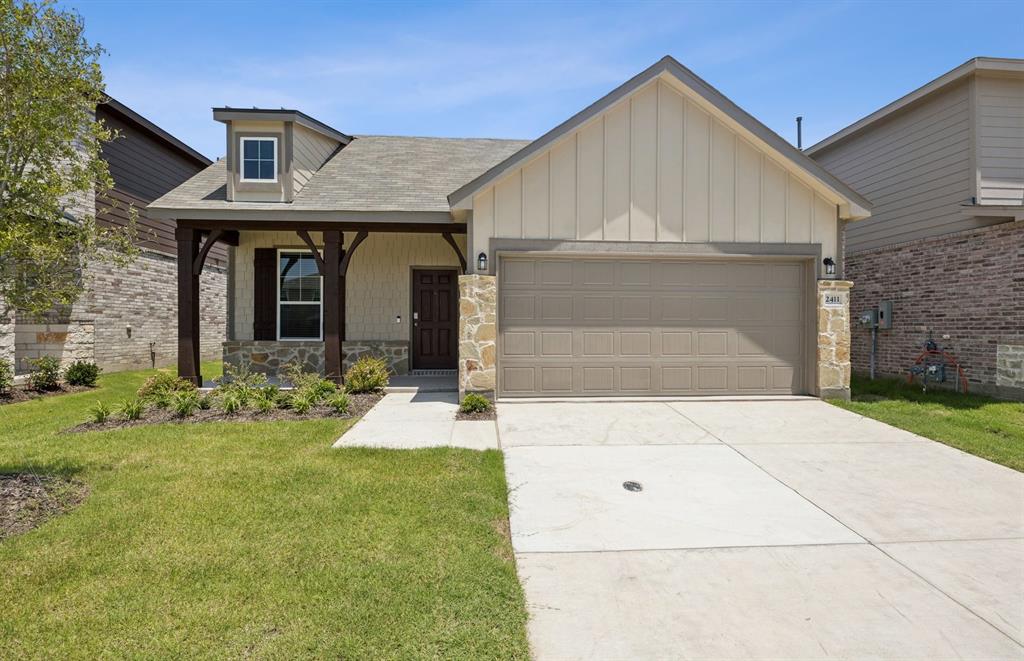 2411 Roundstone Way Property Photo 1