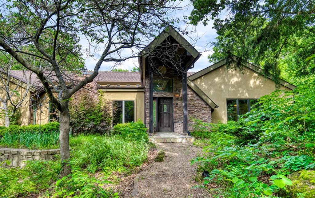 711 Pearl Cove Property Photo 4
