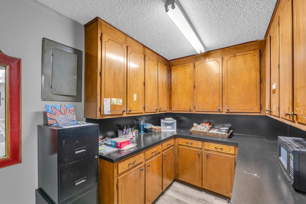 809 Harris Street Property Photo 16