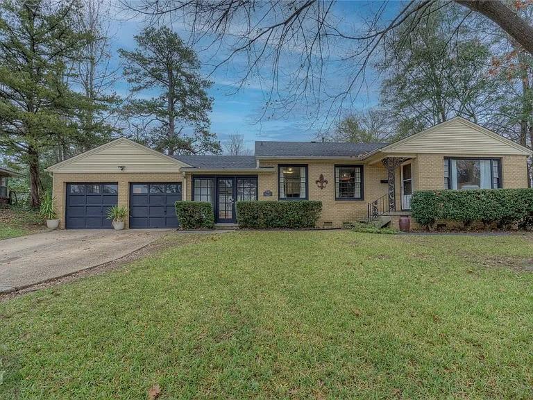 316 Elmwood Circle Property Photo