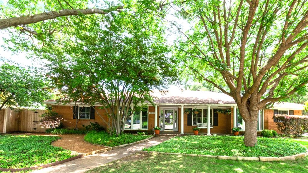 3380 Camelot Drive Property Photo 1