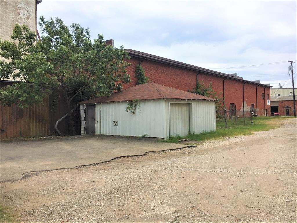 312 E Houston Street Property Photo 4