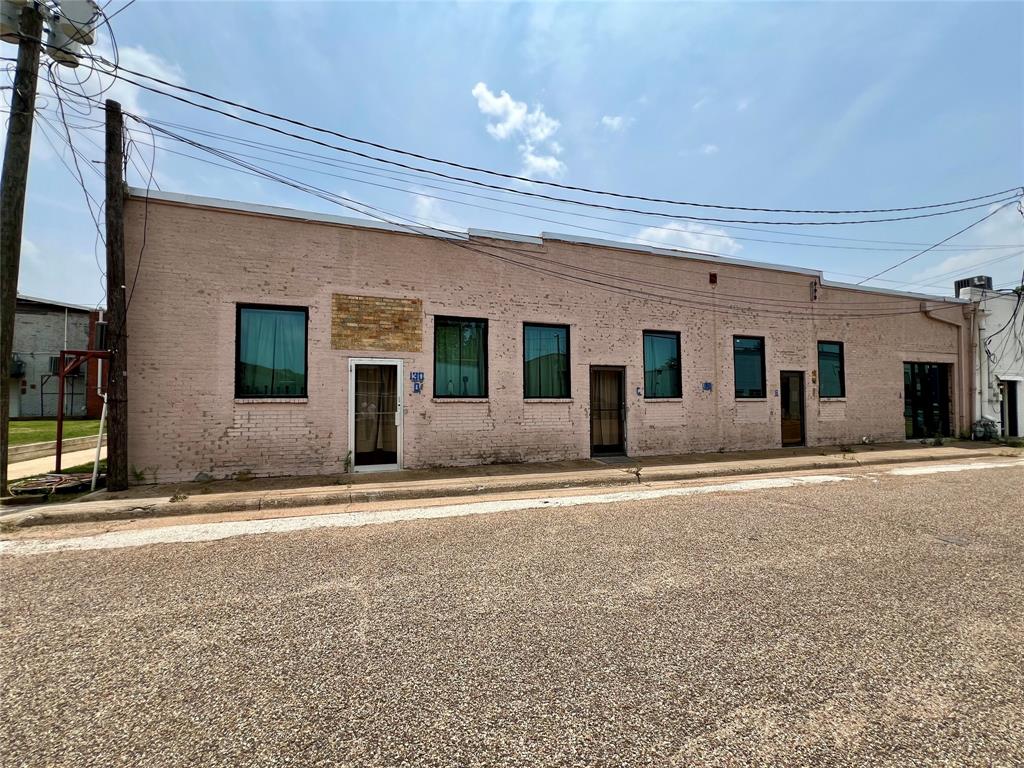 105 State Highway 154 Property Photo 5