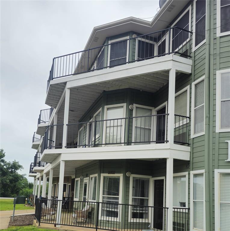 2164 Tanglewood Boulevard Property Photo