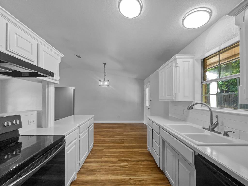 316 W 3rd Terrace Property Photo 6