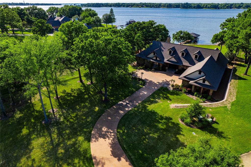 100 Lakeside Court Property Photo