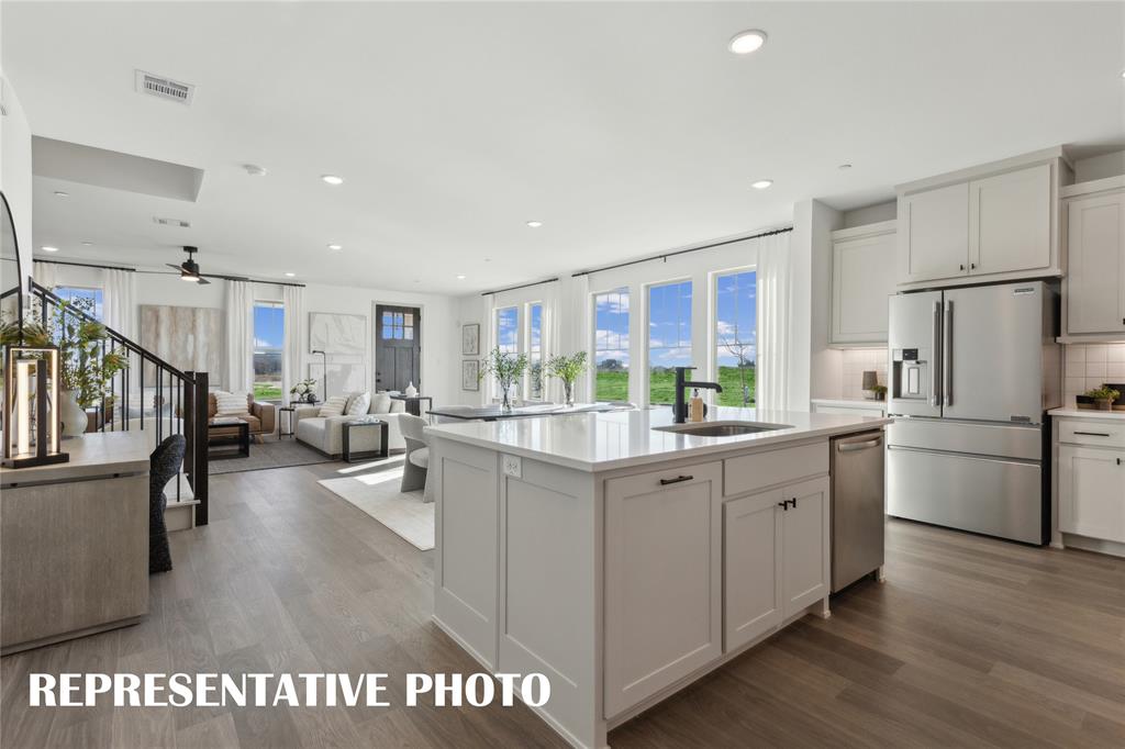 208 Dylan Way Property Photo 10