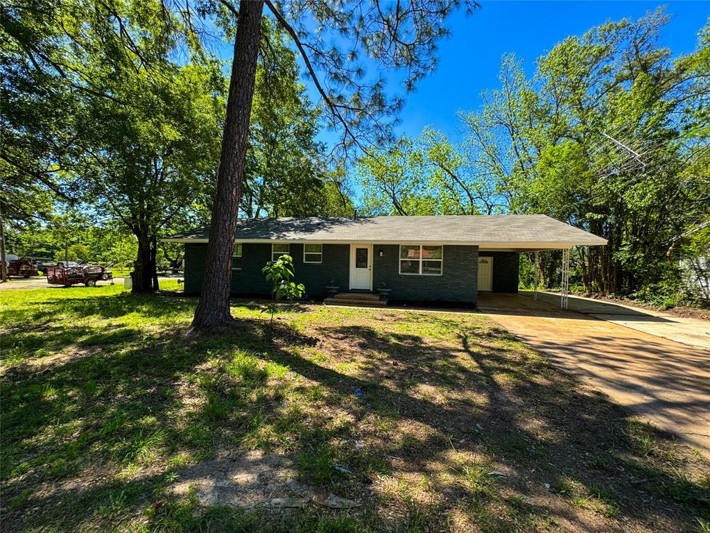 714 Clarksville Road Property Photo