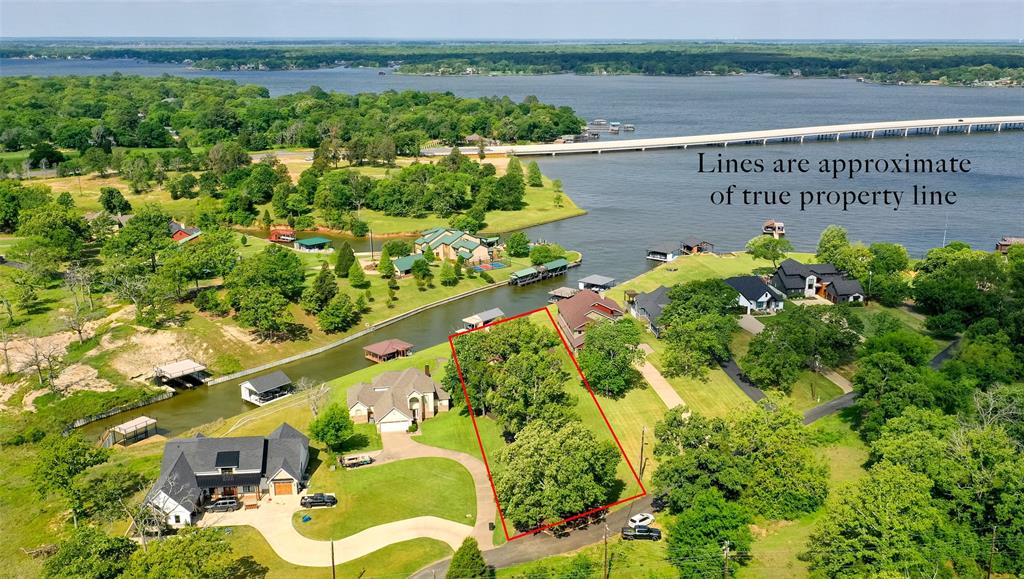 5553 Lakeshore Court Property Photo 1